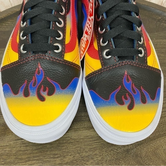 Vans Old Skool Flames Racer Sneaker Black/Red Size 9 Men - Picture 3 of 11